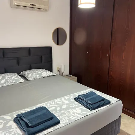 Villa Villa-alpha